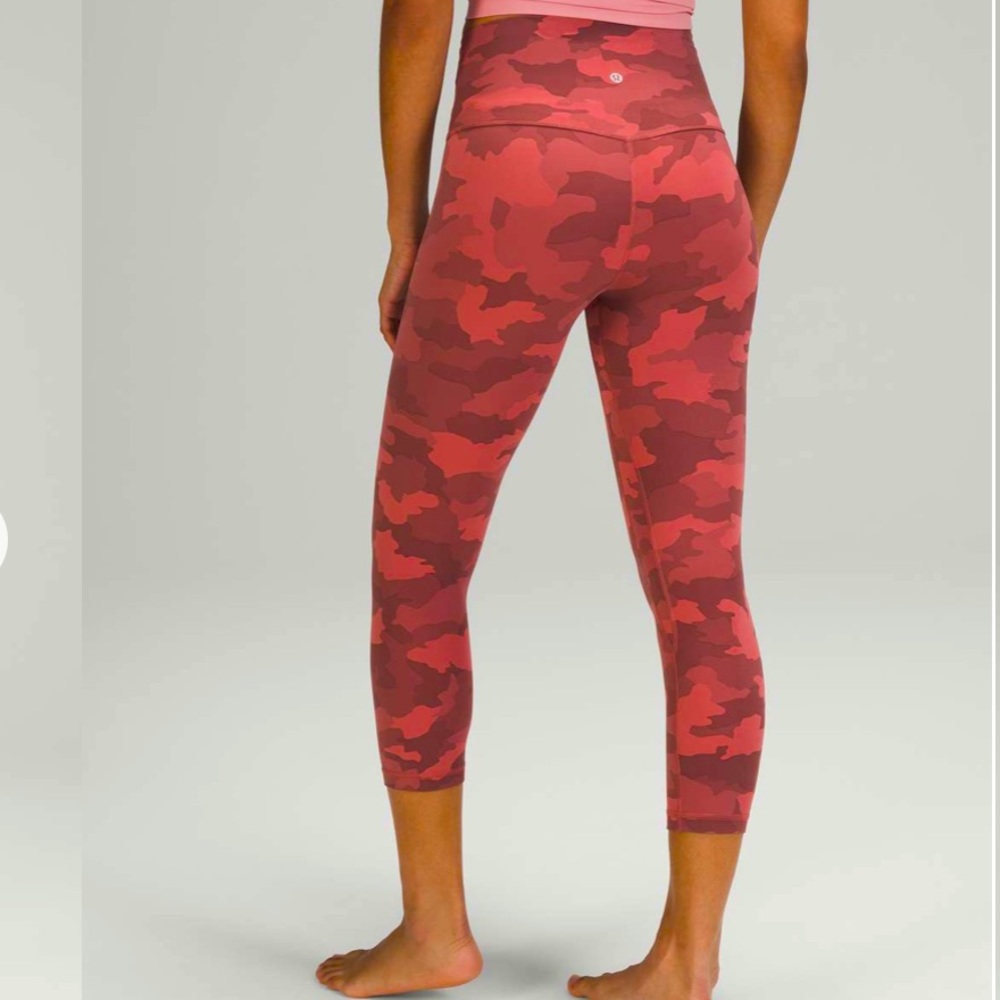 Lululemon Align Crop *21"
Heritage 365 Camo Brier Rose Multi